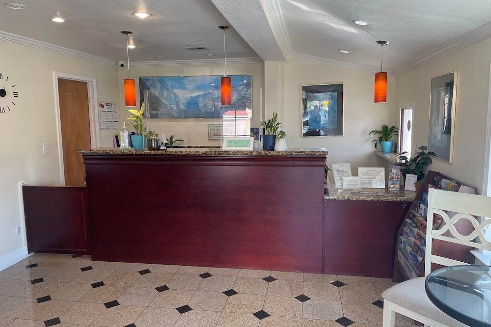 Holiday Motel Oakdale