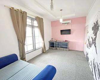 Hotel Ananda by Reddoors - Bukittinggi - Sala de estar