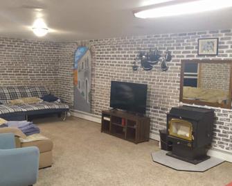 Charming 1-bedroom house in gorgeous Custer with WiFi car rental available. Suit - Custer - Salon