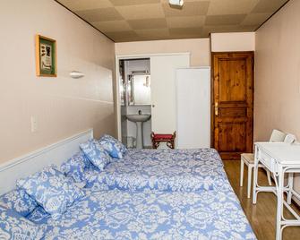 Hotel de la Gare - Hendaye - Bedroom