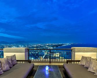 Hilton Hua Hin Resort & Spa - הוא הין - מרפסת
