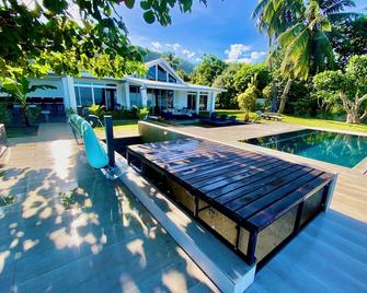 Villa Vaiava - private infinity pool on the beach - Punaauia - Basen