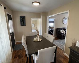 Sturgis Rally perfect location! - Sturgis - Jadalnia