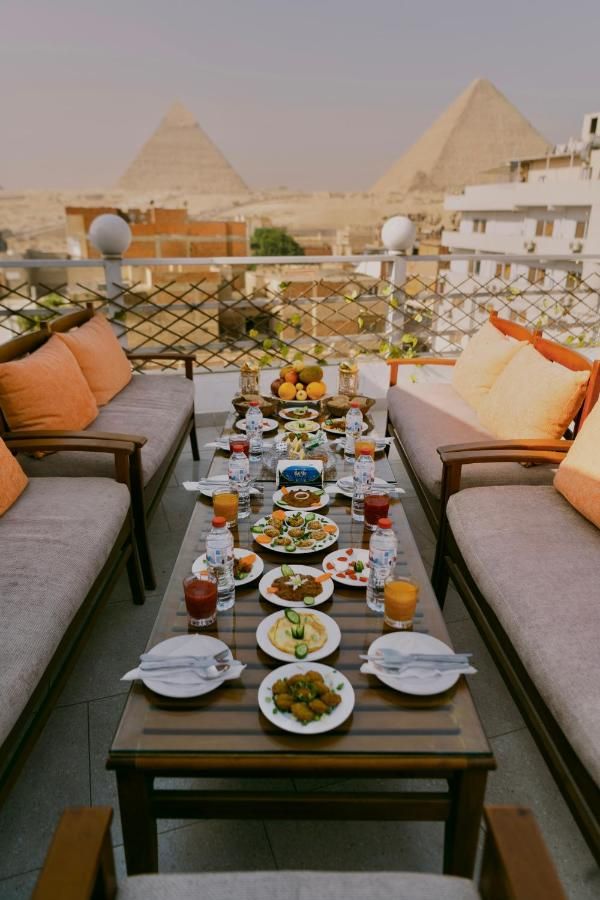 Jimmy Pyramids Hotel thumbnail 3