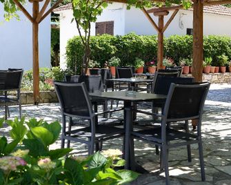 Cleopatra Hotel Horefto - Chorefto - Innenhof