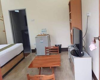 Ginza Pran Resort - Pran Buri - Living room