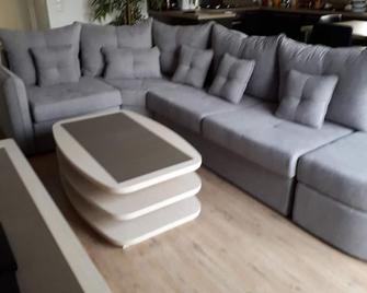 The green apartment - Hérouville-Saint-Clair - Salon