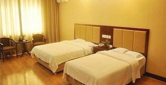 Dalian Sanhe Hotel - דאליין - חדר שינה