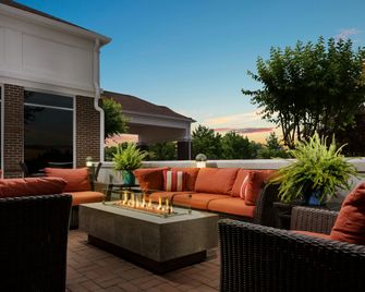 Hilton Garden Inn Greenville - גרינוויל - פטיו