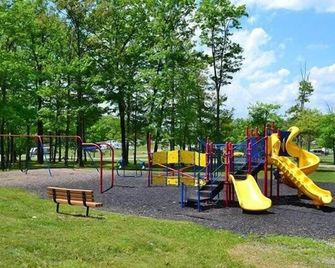 3E Glamping at Treasure Lake - DuBois