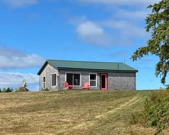 Ebb Tide- \'Magical by Nature\' - Eastport - Building