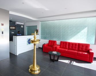 Sara Hotels and Apartments - Angamāli - Front desk