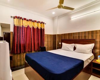 Spot On 36583 Hotel Srinivasa Residency - Tirupati - Bedroom