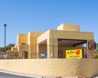 Super 8 by Wyndham Cottonwood - Cottonwood - Building