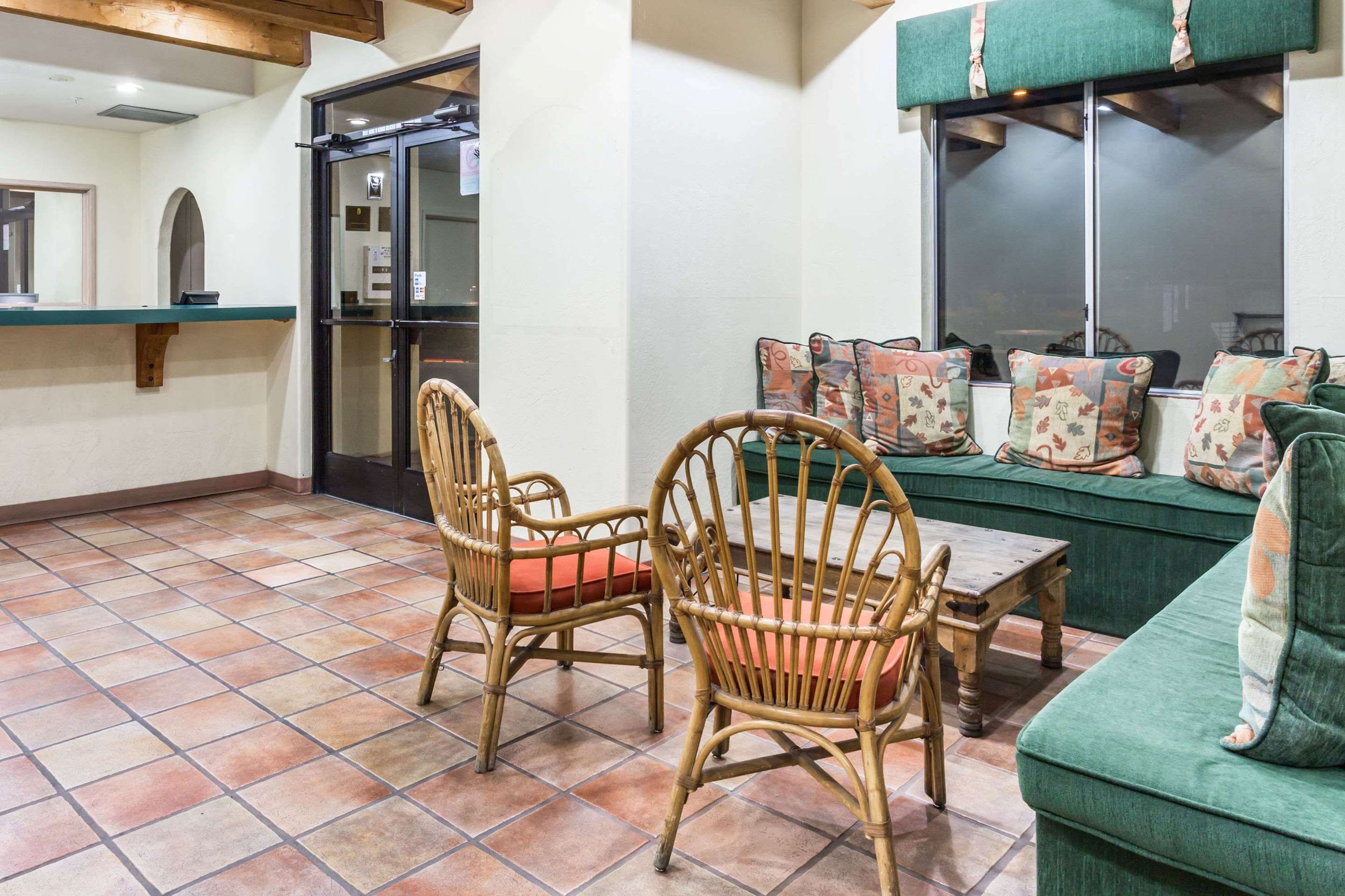 Lobby view of Super 8 by Wyndham Cottonwood