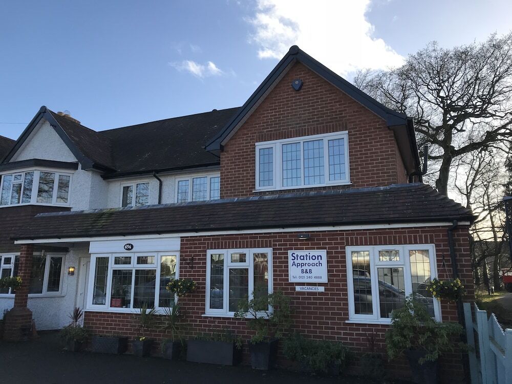 Station Approach Solihull Cabin Stays - סוליהול - בניין