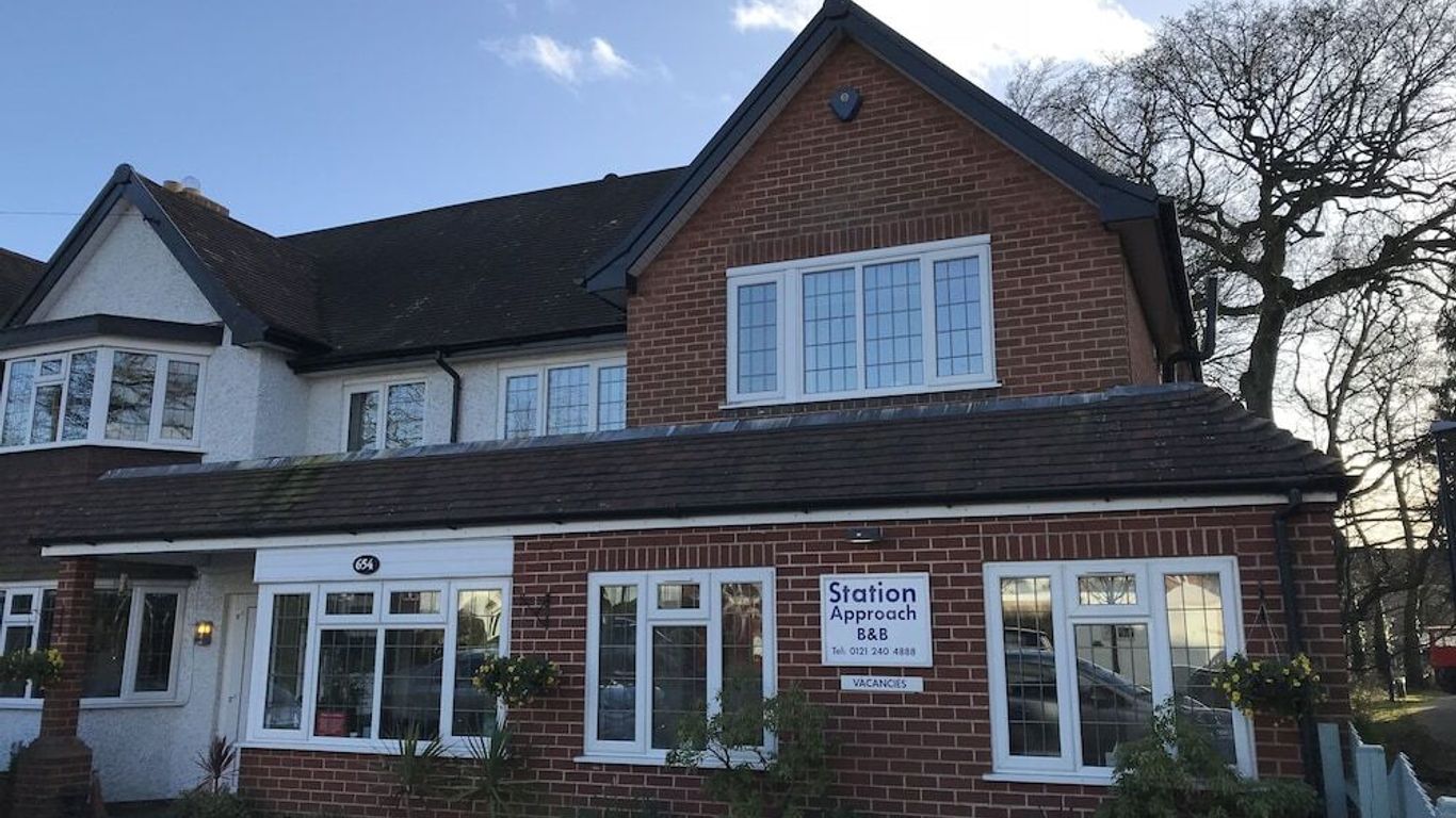 Station Approach Solihull Cabin Stays