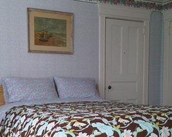 The Catskills B & B - Stamford - Bedroom