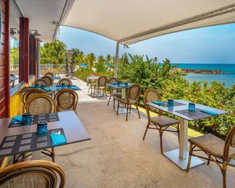 زينيتيود أوتل ريزيدونس لو سالاكو - لو جوسيير - شرفة مرصوفة