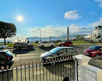 Lauriston Court Hotel - Llandudno