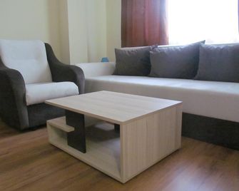 Hotel Mali - Ruse - Obývací pokoj