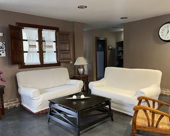 Hotel Rural Casona de Cefontes - Gijón - Sala de estar