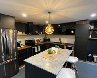 Chalet Relaxant sur Lac Forêt - Saint-Zénon - Cuisine