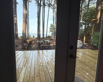 Peaceful tiny home Saltara where you can realx and unwind - Lexington Park - Balkon