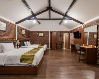 Dkaliurang Resort - Yogyakarta - Schlafzimmer