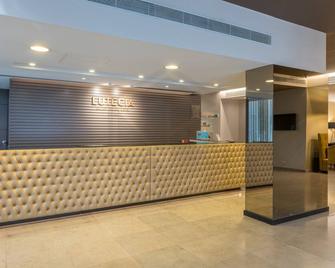 Lutecia Smart Design Hotel - Lissabon - Rezeption
