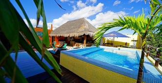 Hostel 3B Chic & Cheap - Playa del Carmen - Pool