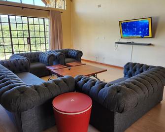 Nyanga Home in Private Village 2033 - Nyanga - Phòng khách