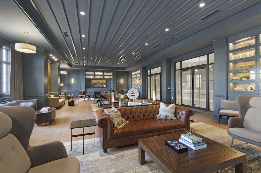 Hotel Suites at Vanderbilt - Westbury - Lounge