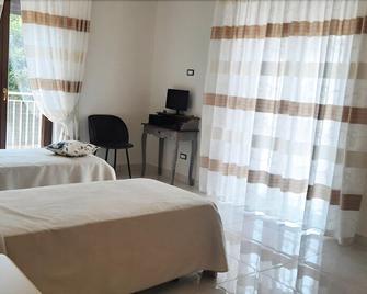Domus In Fonte - Scafati - Bedroom