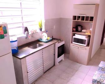 House, Hostel, Inn, São Paulo Connection, Wi-Fi 15 Mins From Metro - São Paulo - Küche