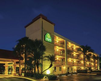 La Quinta Inn by Wyndham West Palm Beach - Florida Turnpike - West Palm Beach - Building