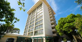 Courtleigh Hotel & Suites - Kingston - Building