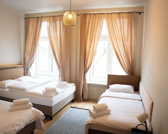 Hostel H360 - dawniej Hotelik Relax - לודז' - חדר שינה