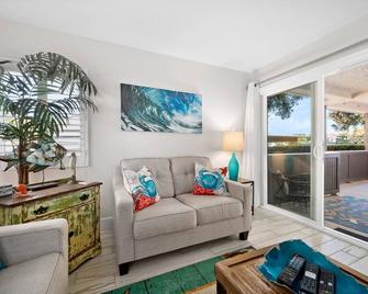 Ocean View Ritz Pointe Condo in Monarch Beach Dana Point - Dana Point - Living room