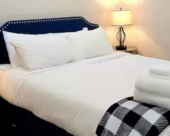 Prime location Close to Downtown LA 2 bed 1 bath Kingsize Bed Private Entry! 17 - Alhambra - Bedroom