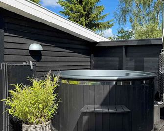 Cozy Summer House Near Beach And Nature - Præstø