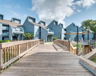 Waterfront Condo on Lake Conroe with Boat Launch! - Montgomery - Building