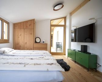 Chasa Bao - Sent - Bedroom
