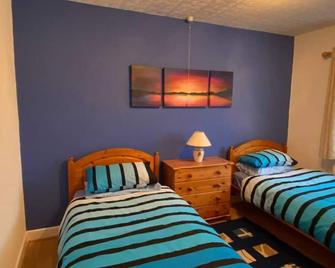 Quiet secluded two bedroom bungalow with parking - Thornton-Cleveleys - Bedroom