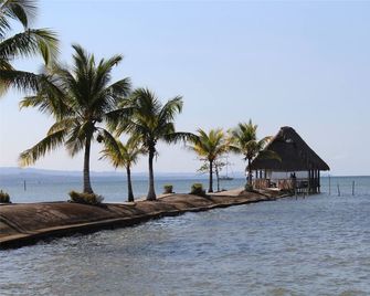 Amatique Bay Hotel - Puerto Barrios