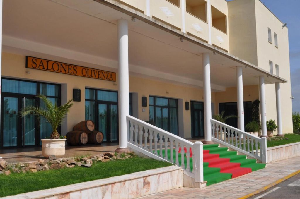 هيريديرو - بطليوس - مبنى