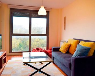 Apartamentos Las Margas Sabiñánigo 3000 - Sabiñánigo - Sala de estar