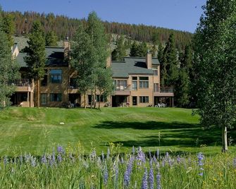 Spacious Condo with Hot Tub, and Free Shuttle - Keystone - Edificio