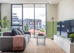 Kula Parramatta Free Parking - Sydney - Living room