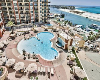 Emerald Grande at HarborWalk Village - Destin - Pool